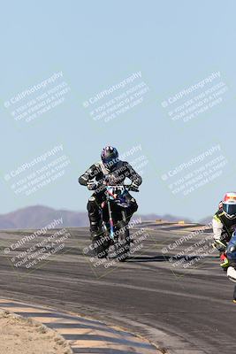 media/Dec-07-2025-CVMA (Sun) [[3e7d2de5dc]]/Race 7-Formula Lightweight Twins Shootout/